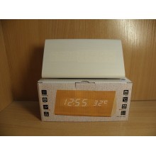 Часы настольные электронные Wooden Clock зарядкой USB треугольник 15х7,5х7см дата,температура,будильник арт.1301 